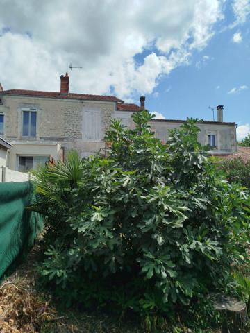 Maison en centre, 3 chambres, à rénover Saintes