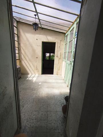 Maison en centre, 3 chambres, à rénover Saintes