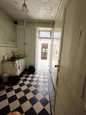 Maison en centre, 3 chambres, à rénover Saintes