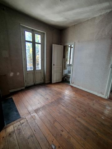 Maison en centre, 3 chambres, à rénover Saintes