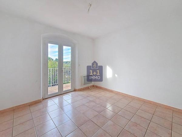 Maison avec jardinet