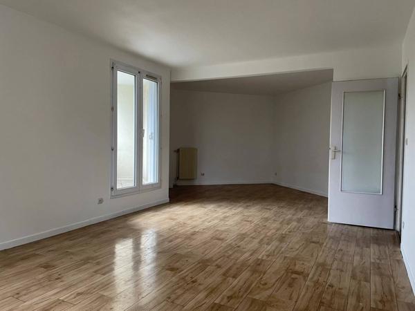 Appartement 78m2 - 4 pièces - balcon et box - EVRY - 91000