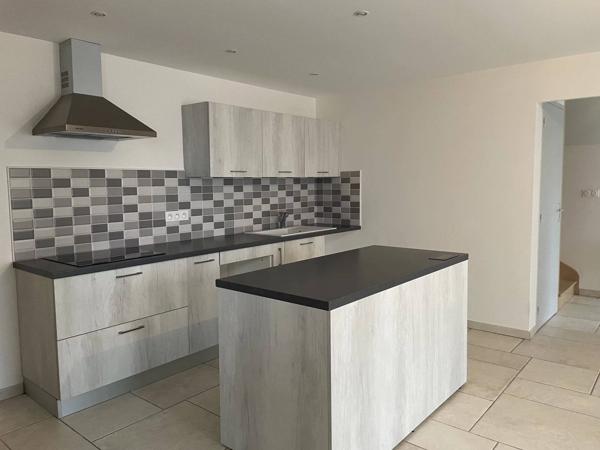 A LOUER - Jolie et spacieuse maison en pierre de 147 m²