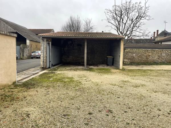 A LOUER - Jolie et spacieuse maison en pierre de 147 m²
