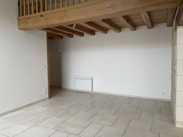 A LOUER - Jolie et spacieuse maison en pierre de 147 m²