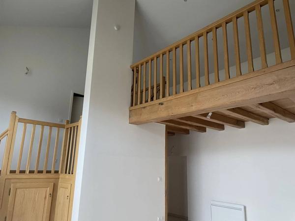 A LOUER - Jolie et spacieuse maison en pierre de 147 m²