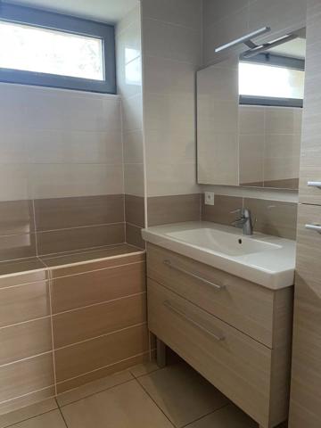 A LOUER - Jolie et spacieuse maison en pierre de 147 m²