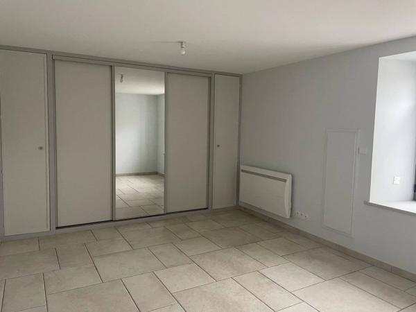 A LOUER - Jolie et spacieuse maison en pierre de 147 m²