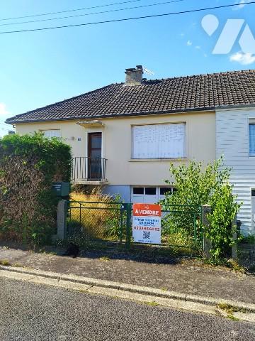 A vendre à Tinchebray-Bocage un pavillon mitoyen d'un côté.
