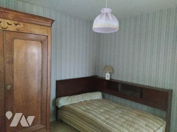 A vendre à Tinchebray-Bocage un pavillon mitoyen d'un côté.