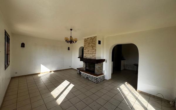 Maison à vendre    3 pièces • 103 m2 Carros