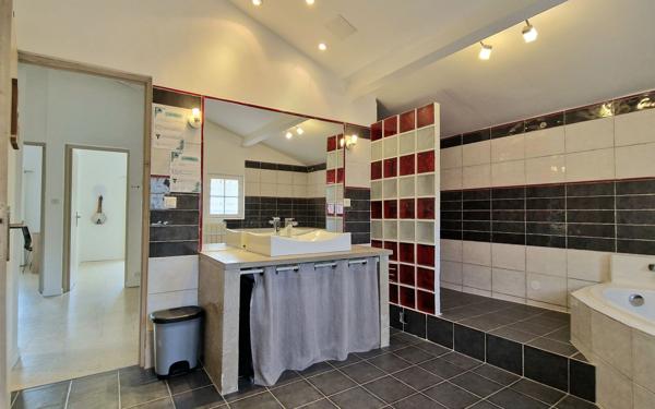 Maison à vendre    6 pièces •  Saint-Georges-d'Orques