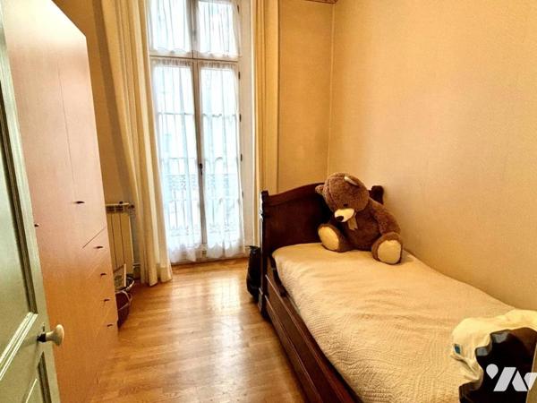 Appartement 6 pièces + C au cachet de l'ancien situé au cœur du centre ville