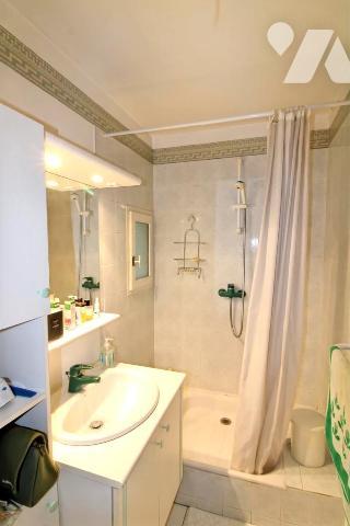 Appartement 6 pièces + C au cachet de l'ancien situé au cœur du centre ville