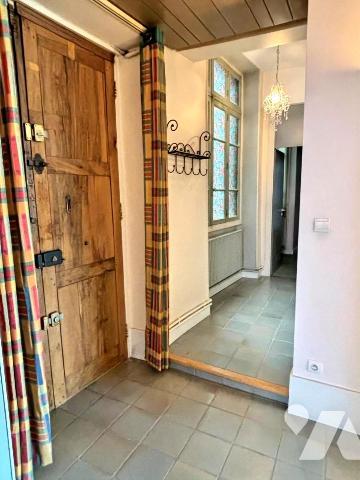 Appartement 6 pièces + C au cachet de l'ancien situé au cœur du centre ville