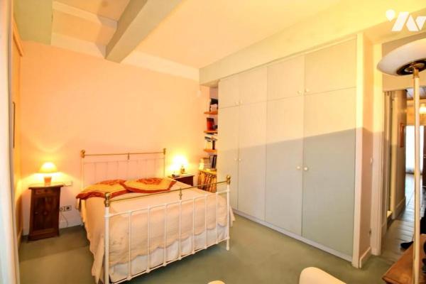 Appartement 6 pièces + C au cachet de l'ancien situé au cœur du centre ville