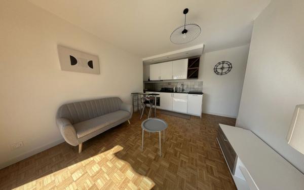 Appartement à louer    2 pièces •  Lyon 8