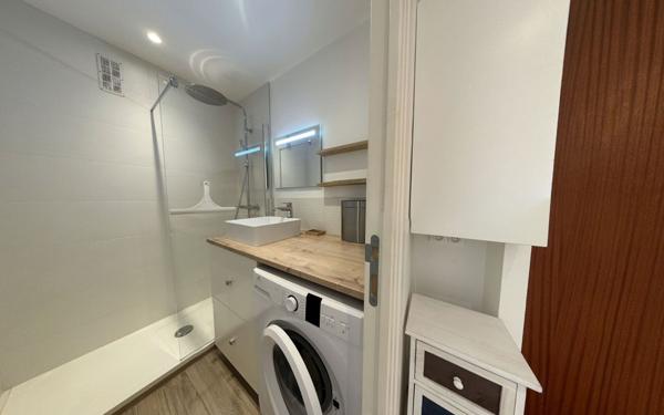 Appartement à louer    2 pièces •  Lyon 8