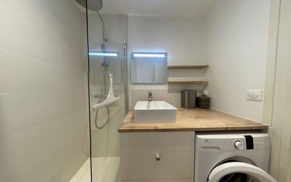 Appartement à louer    2 pièces •  Lyon 8