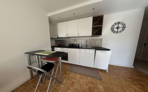 Appartement à louer    2 pièces •  Lyon 8