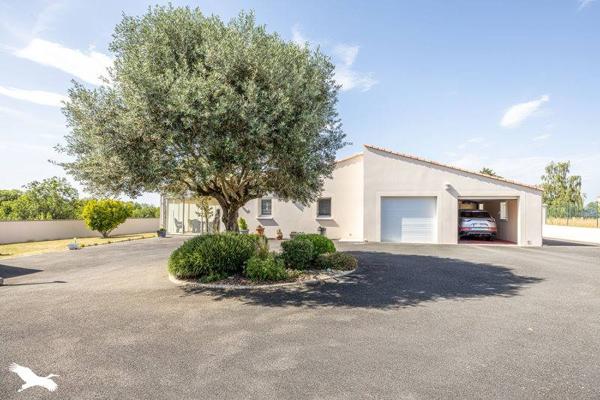 Maison à vendre 613 600 € Chauray 8 p 224 m² DPE B