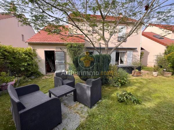 Vente                                                      Maison
                        
                     6 pièces                      112 m2                     à Brie-Comte-Robert