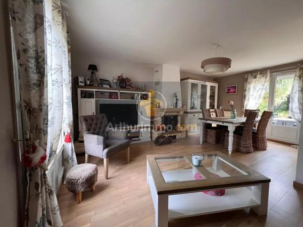 Vente                                                      Maison
                        
                     6 pièces                      112 m2                     à Brie-Comte-Robert