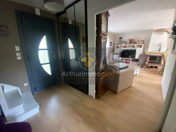 Vente                                                      Maison
                        
                     6 pièces                      112 m2                     à Brie-Comte-Robert