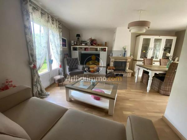 Vente                                                      Maison
                        
                     6 pièces                      112 m2                     à Brie-Comte-Robert