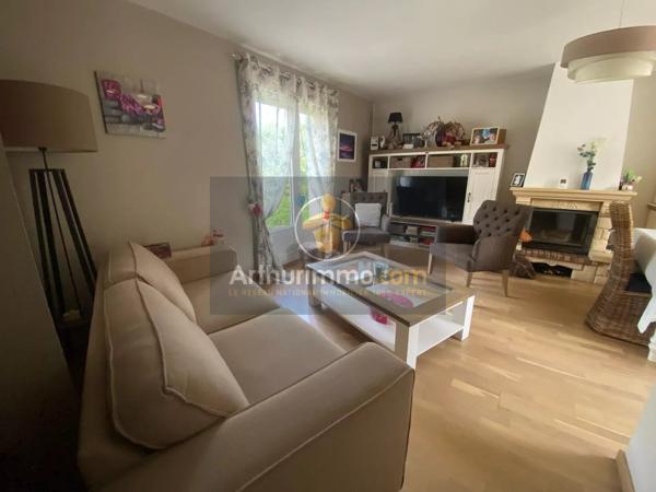 Vente                                                      Maison
                        
                     6 pièces                      112 m2                     à Brie-Comte-Robert
