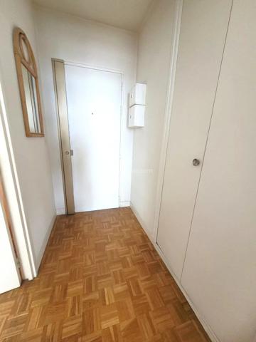 Vente                                                      Appartement
                        
                     2 pièces                      41 m2                     à Clamart