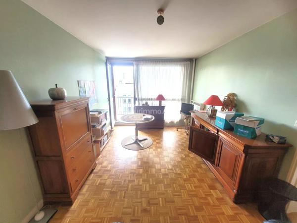 Vente                                                      Appartement
                        
                     2 pièces                      41 m2                     à Clamart