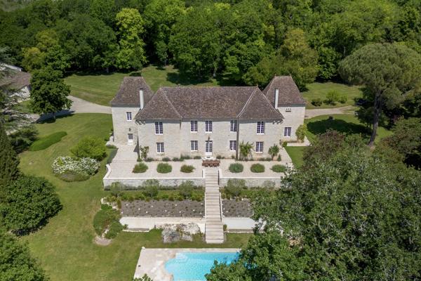 Domaine d’exception avec château rénové, lac, sources et 38 hectares – Proche de Montcuq, Lot (Occitanie)