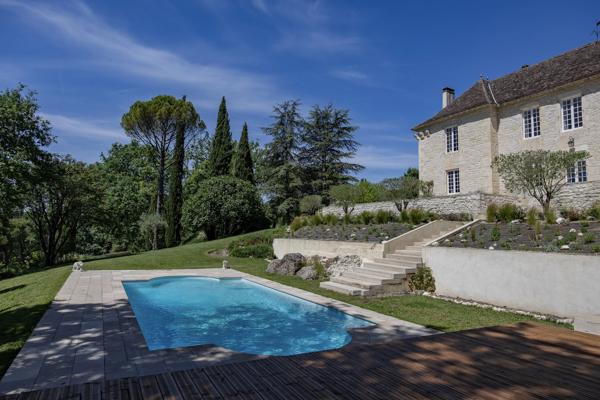 Domaine d’exception avec château rénové, lac, sources et 38 hectares – Proche de Montcuq, Lot (Occitanie)