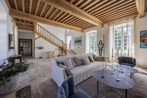 Domaine d’exception avec château rénové, lac, sources et 38 hectares – Proche de Montcuq, Lot (Occitanie)