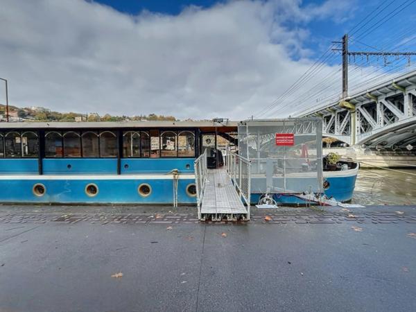 Péniche habitation 204 m² à deux pas de Perrache et du centre ville