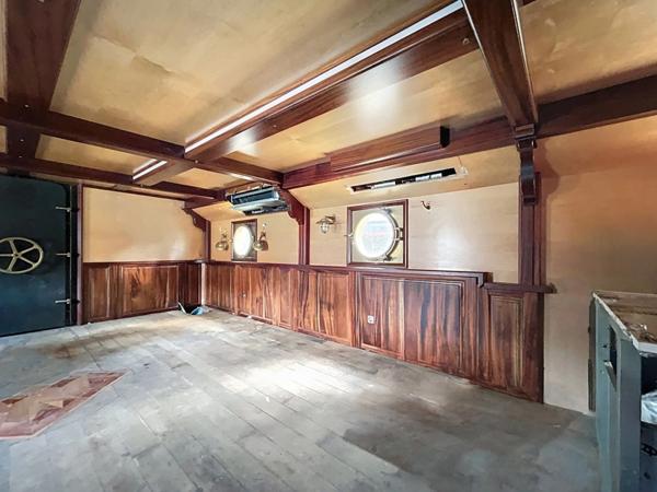 Péniche habitation 204 m² à deux pas de Perrache et du centre ville