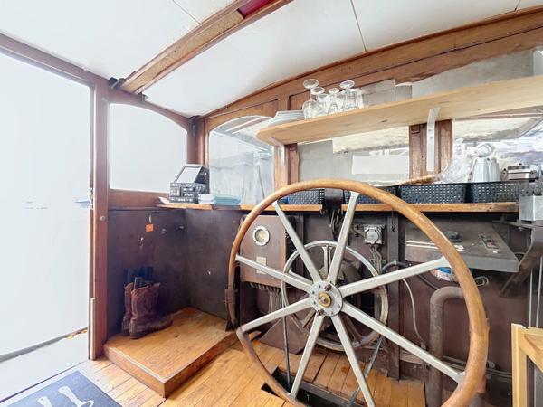 Péniche habitation 204 m² à deux pas de Perrache et du centre ville