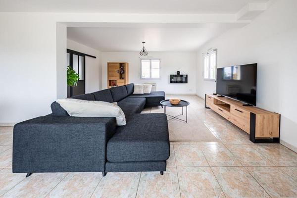 21800 SENNECEY LES DIJON - Maison 170 m², 5/6 chambres, Piscine, Dépendance 180 m² , Terrain 1300 m²