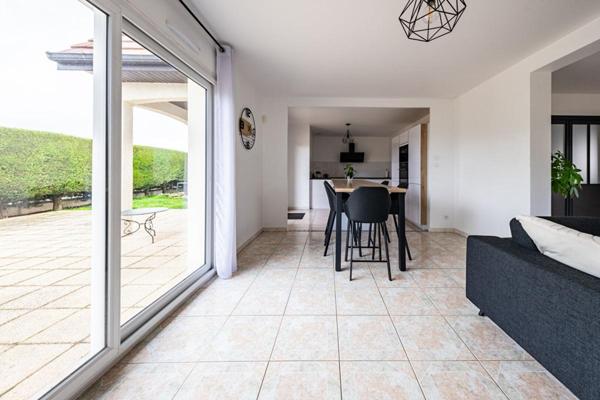 21800 SENNECEY LES DIJON - Maison 170 m², 5/6 chambres, Piscine, Dépendance 180 m² , Terrain 1300 m²