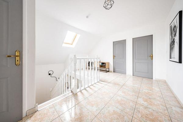 21800 SENNECEY LES DIJON - Maison 170 m², 5/6 chambres, Piscine, Dépendance 180 m² , Terrain 1300 m²