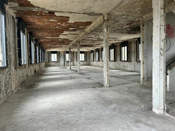 Le Creusot - Bâtiment 550 m² à louer
