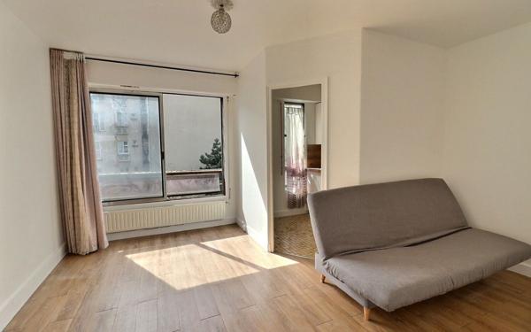 Appartement à vendre    2 pièces • 24,15 m2 Paris 19