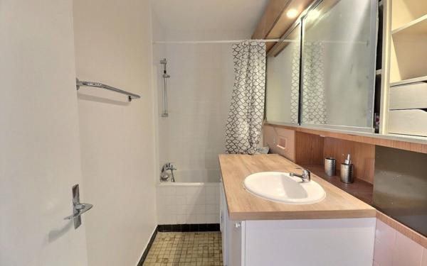 Appartement à vendre    2 pièces • 24,15 m2 Paris 19
