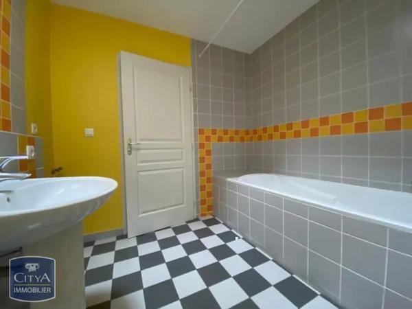 Appartement à louer 2 pièces 57.77m² Mâcon (71000)