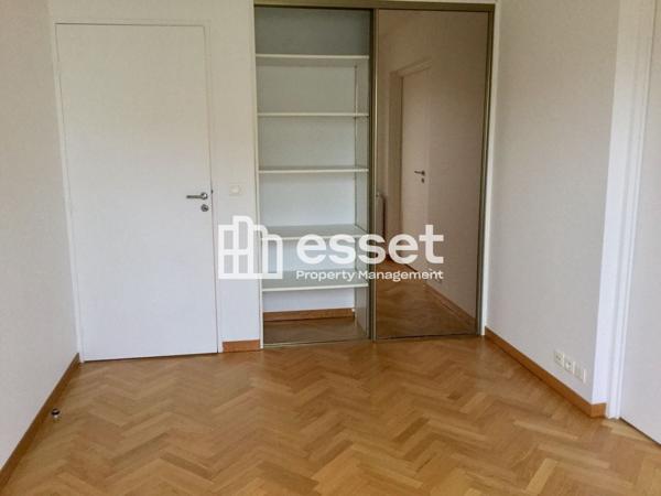 Location Appartement 5 pièces 99 m² - Versailles 78000