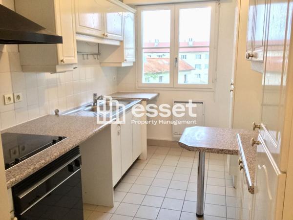 Location Appartement 5 pièces 99 m² - Versailles 78000