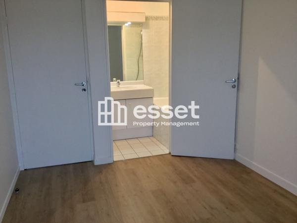 Location Appartement 5 pièces 99 m² - Versailles 78000