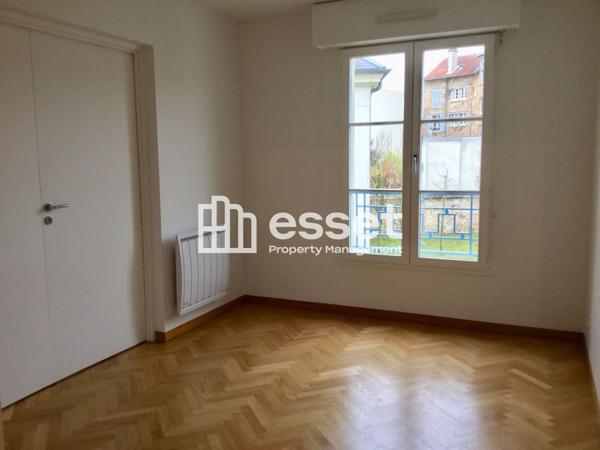 Location Appartement 5 pièces 99 m² - Versailles 78000