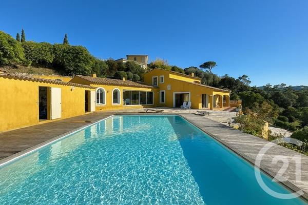 Maison à vendre  10 pièces - 245,26 m2 STE MAXIME - 83